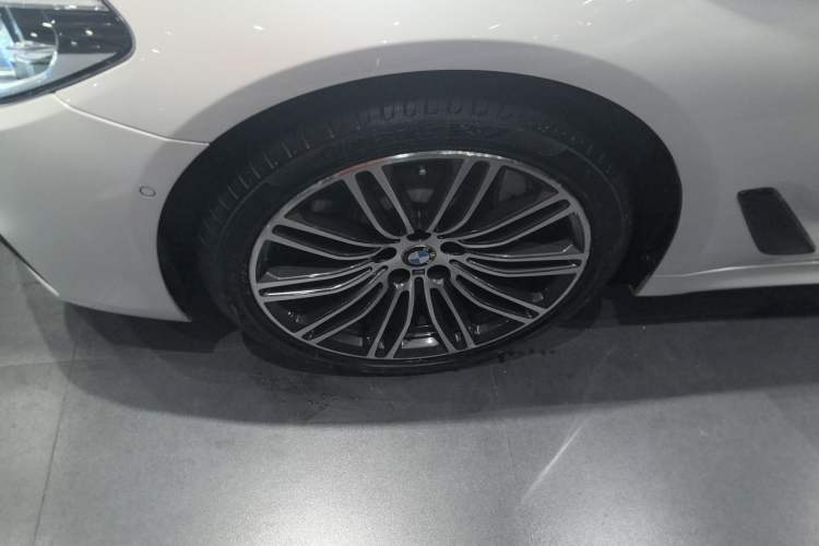 Used BMW 5 Series 2018 Restyled 530Li Luxury Edition M Sport Package
