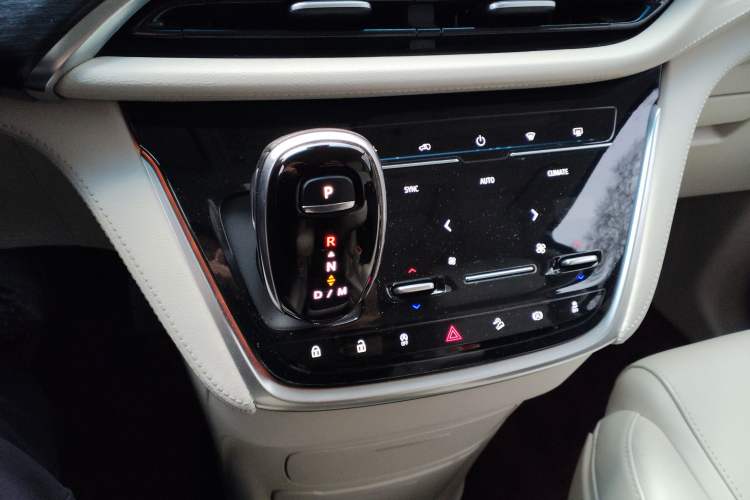 Used Buick GL8 2020 Avenir Avia Six-Seat Deluxe Edition
