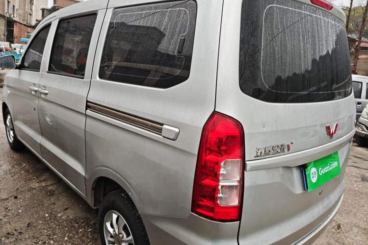 Used Wuling Hongguang V 2019 1.5L Enjoyment Version China VI LAR