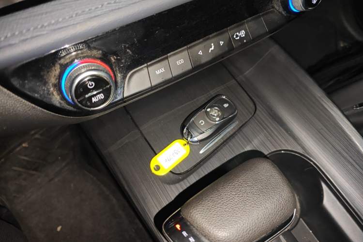 Used Buick Velite 6 2023 430km Range Commuter Version
