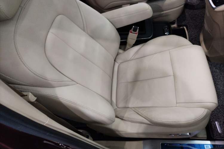 Used Buick GL8 2022 ES Landtrek 653T Luxury Edition