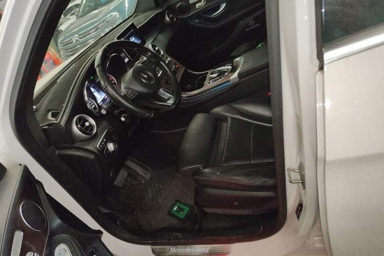 Used Mercedes-Benz GLC 2019 GLC 300 L 4MATIC Dynamic Model
