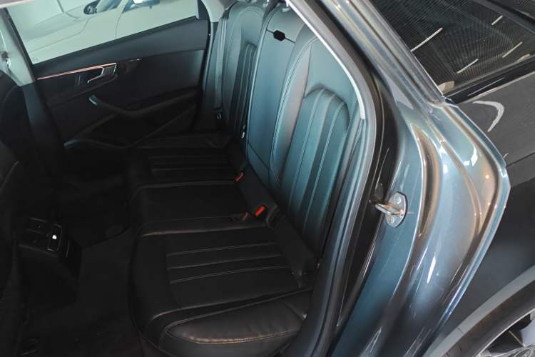 Used Audi A4L 2022 40 TFSI Luxury Dynamic Model
