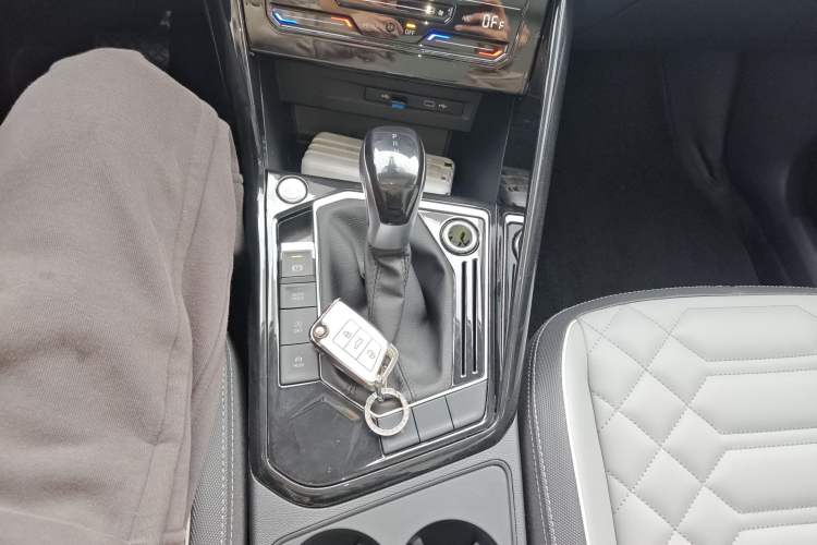 Used Volkswagen Tayron 2024 300TSI Two-Wheel-Drive Luxury Plus Advanced Version