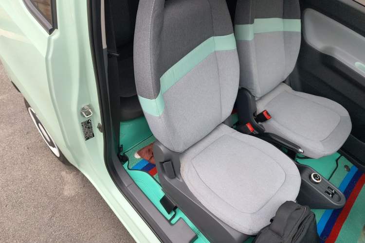 Used Wuling Hongguang MINIEV 2021 Macaron Fashion Model Lithium Iron Phosphate