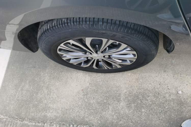 Used Buick GL8 2021 Land Cruiser Executive Class 652T Luxury Model
