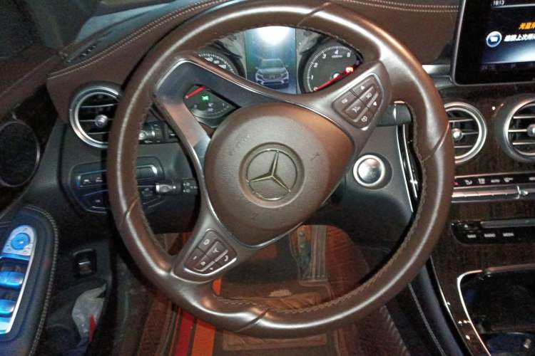 Used Mercedes-Benz GLC 2017 GLC 260 4MATIC Luxury Model