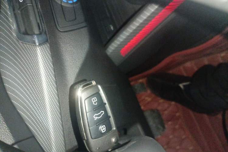 Used Audi Q2L 2018 35 TFSI Launch Exclusive Edition China VI
