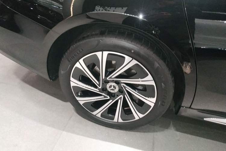 Used Mercedes-Benz E-Class 2024 E 300 L Luxury Model
