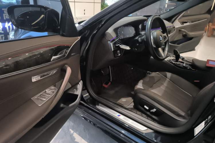 Used BMW 5 Series 2022 Restyled 525Li M Sport Package
