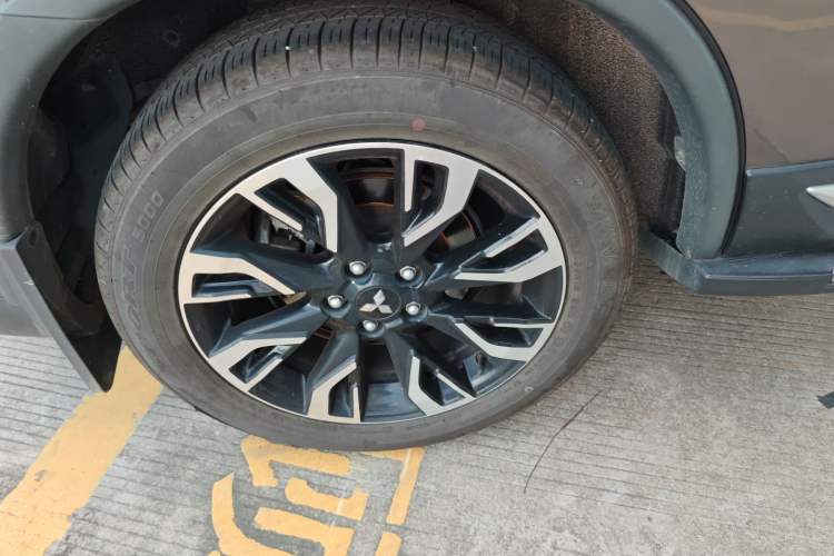 Used Mitsubishi Outlander 2019 2.0L Two-Wheel Drive Comfort Edition 5 Seats China VI Standard