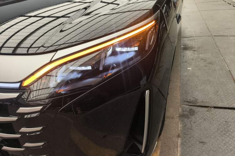 Used BYD Xia 2025 DM-i 1.5T 180km Beyond Edition
