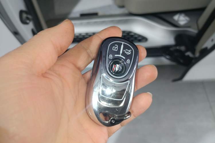 Used Buick GL8 2021 ES Landtrek 653T Comfort Edition