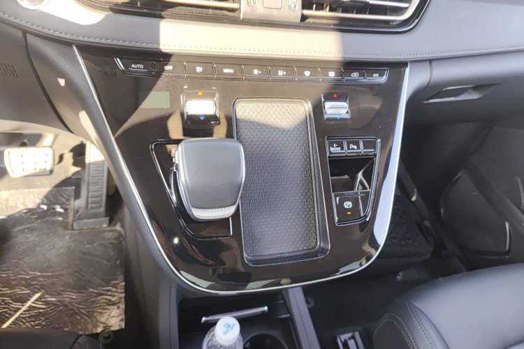 Used Hongqi HQ9 PHEV 2024 2.0T Four-Wheel Drive Business Edition