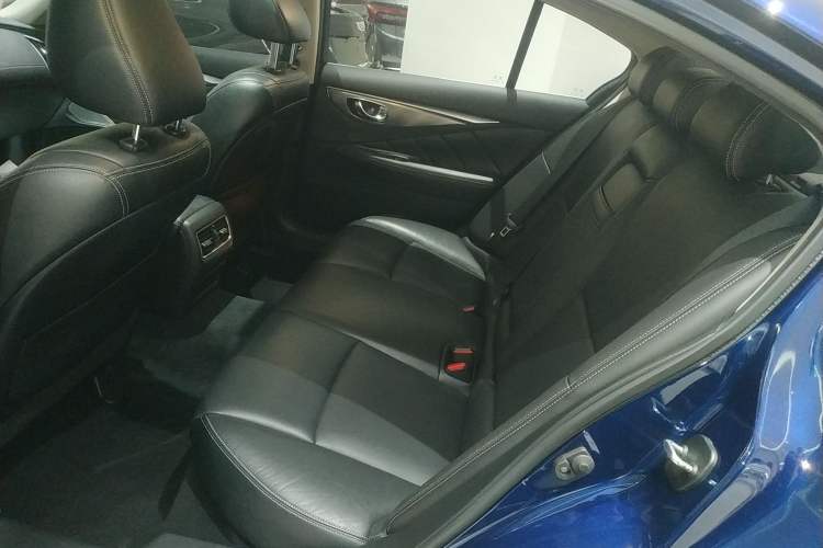 Used Infiniti Q50L 2018 2.0T Enjoyment Version China VI Standard