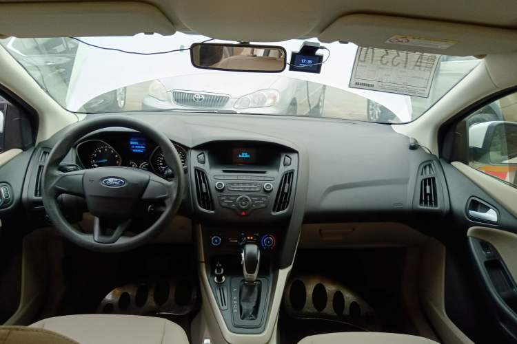 Used Ford Focus 2015 Sedan 1.6L Automatic Comfort Model
