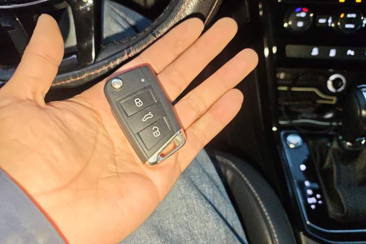 Used Volkswagen Touran 2018 Volkswagen Touran L 280TSI DSG Luxury Edition 7 Seats
