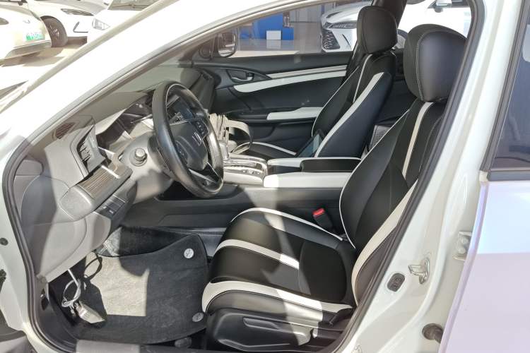 Used Honda Civic 2021 HATCHBACK 220TURBO CVT Trendy Cool Edition