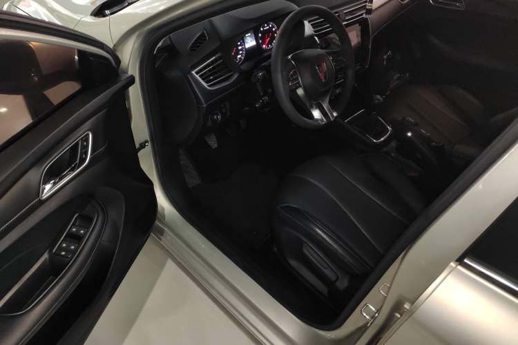 Used Roewe i5 2019 1.5L Manual 4G Connectable Langhao Edition
