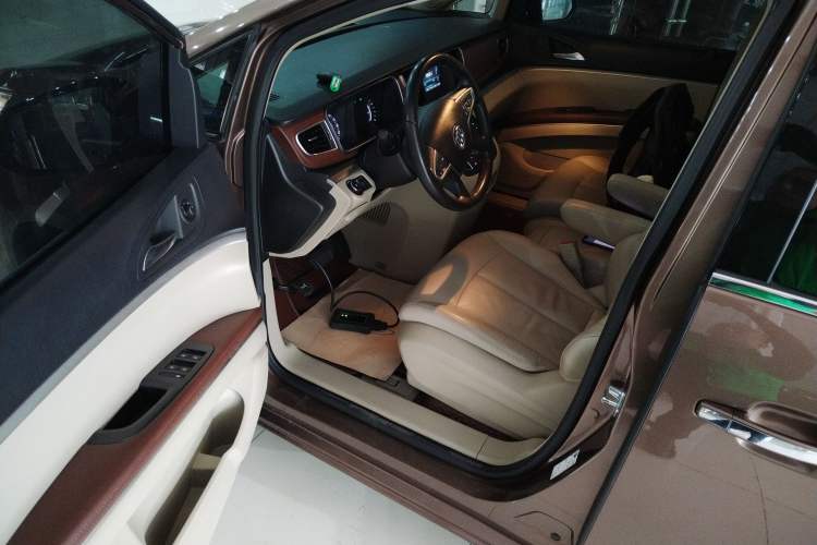 Used Buick GL8 2018 28T Luxury Model China VI Standard
