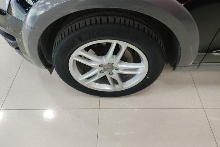 Used Audi Q5 2018 Collector's Edition 40 TFSI Technology Model
