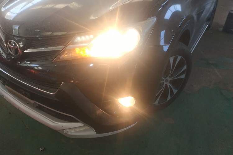 Used Toyota RAV4 2015 2.5L Automatic 4x4 Elite Edition
