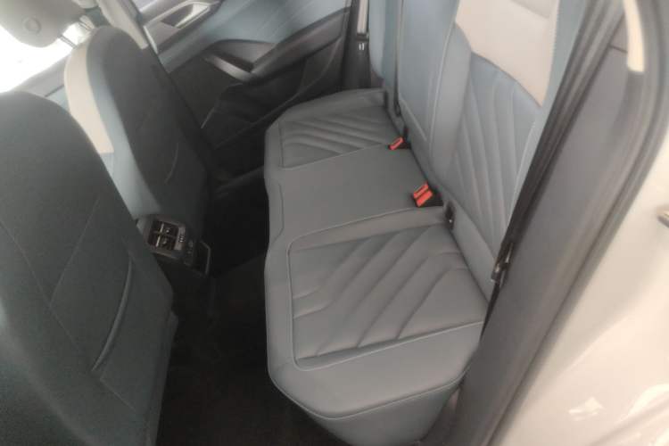 Used Volkswagen Tharu 2024 300TSI Two-Wheel-Drive Moon Luxury Edition
