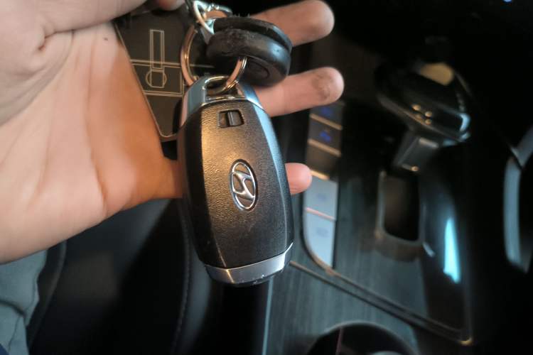 Used Hyundai Elantra 2021 1.5L CVT LUX Prestige Edition
