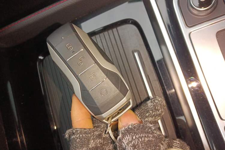 Used BYD Tang New Energy 2018 DM 2.0T All-Wheel Drive Smart Connectivity Luxury Model 7 Seats China V Emission Standard