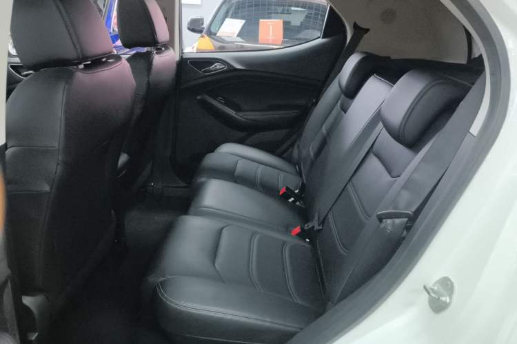 Used BYD Yuan New Energy 2018 EV360 Smart Connected Cool Model
