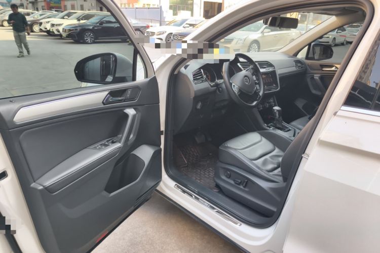 Used Volkswagen Tiguan L 2019 330TSI Automatic Two-Wheel Drive Panoramic Comfort Edition China VI Standard
