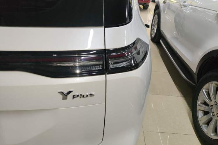 Used AION Y 2023 Plus 510 Tech Edition