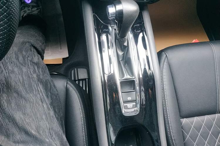 Used Honda Vezel 2017 1.5L CVT 2WD Comfort Model
