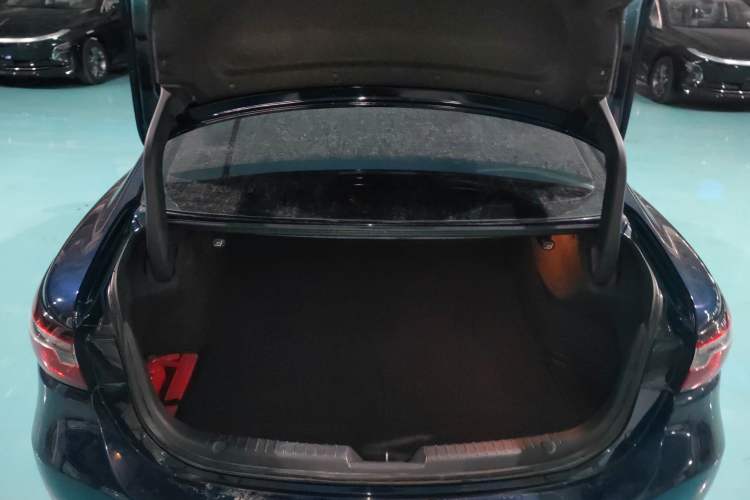 Used Mazda Atenza 2020 2.0L Blue Sky Luxury Edition
