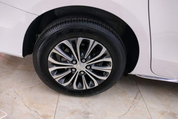 Used Buick GL8 2023 Facelifted Land Cruiser Executive Luxury Version
