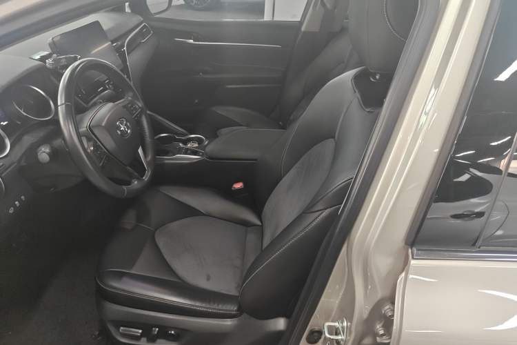 Used Toyota Camry 2021 2.0S FENGSHANG Edition
