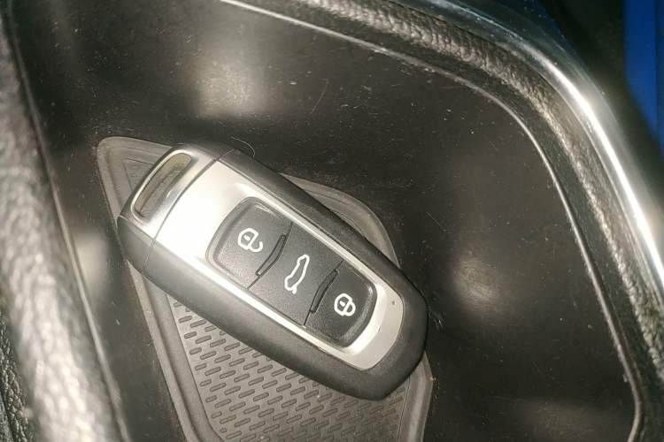 Used Geely Auto Vision X3 2021 PRO 1.5L CVT Deluxe Model
