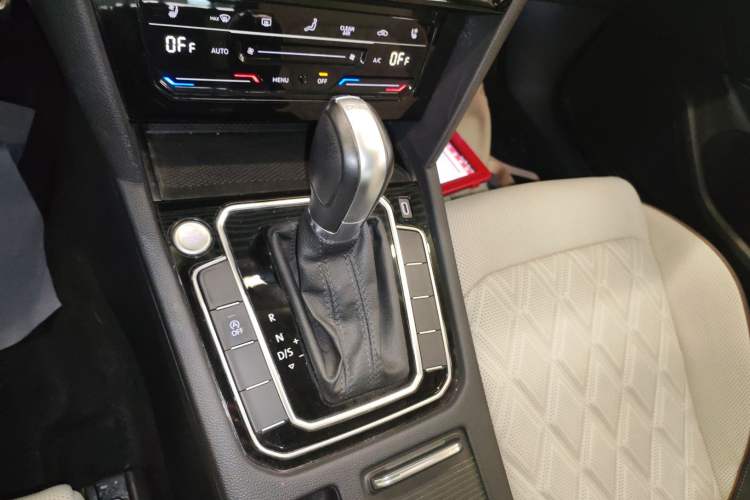 Used Volkswagen Magotan 2023 2 Million Units Commemorative Edition 330TSI DSG Luxury Version
