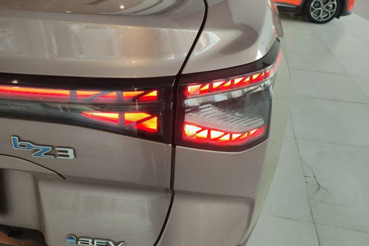 Used Toyota bZ3 2023 616 km Long-Range Premium
