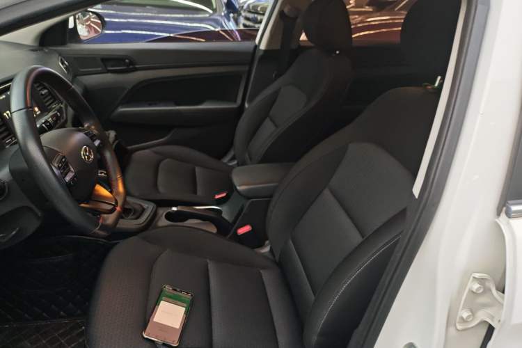 Used Hyundai Elantra 2016 1.4T Dual-Clutch Xuan Dong · Dynamic Version
