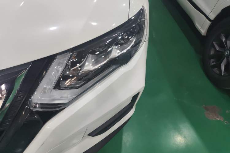 Used Nissan X-Trail 2023 Classic 2.0L Two-Wheel Drive Smart Connect Premium Edition
