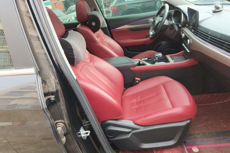 Used JETOUR X70 2023 1.5T DCT Overpass PRO+ Edition 7 Seats
