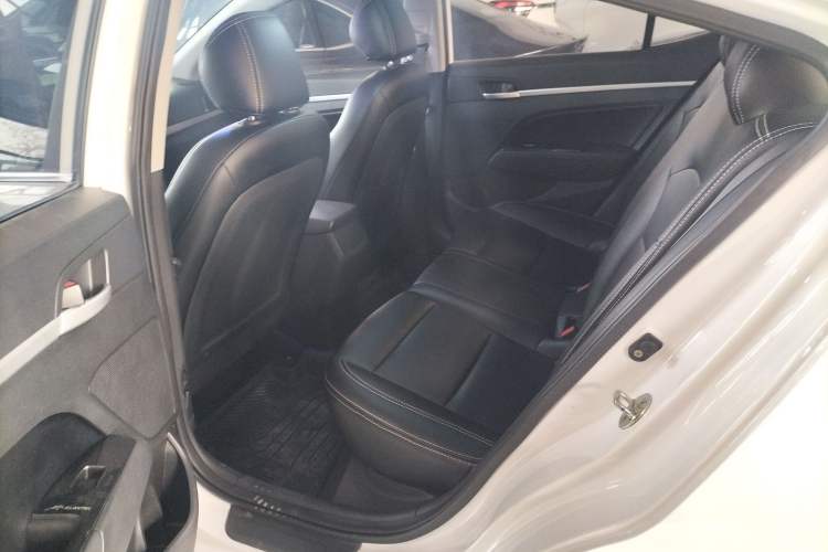 Used Hyundai Elantra 2016 1.6L Automatic ZhiXuan – Elite Version