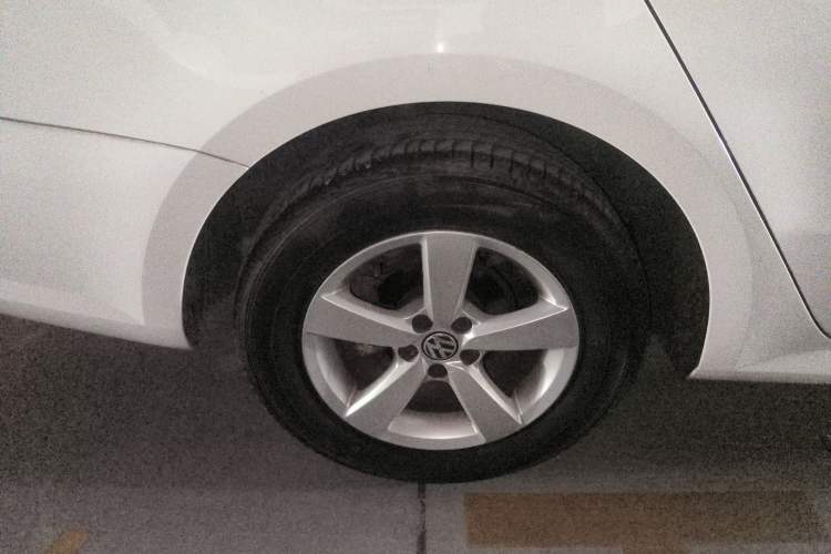 Used Volkswagen Lavida 2013 Revised Classic 1.6L Automatic Fashion Edition