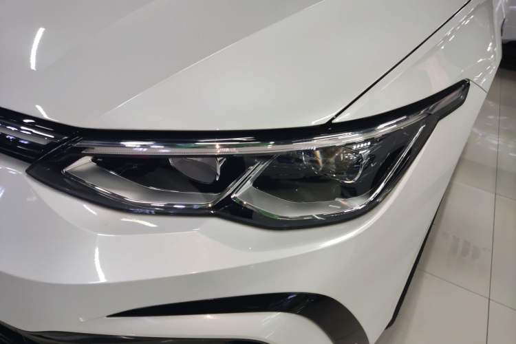 Used Volkswagen Golf 2023 Facelift 280TSI DSG R-Line Lite