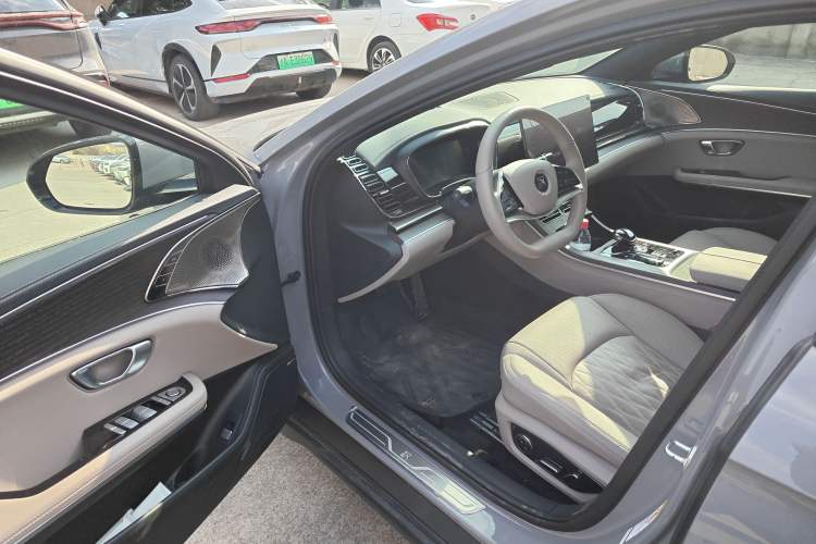 Used BYD Han 2025 EV with 701 km of Laser Radar-Enabled Intelligent Driving