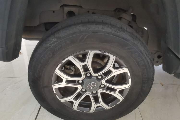 Used Beijing Auto BJ40 2019 2.3T Automatic Four-Wheel Drive Urban Hunter Edition Premium Model China VI Emission Standard
