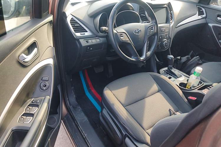 Used Hyundai Santa Fe 2013 2.4L Automatic 2WD Comfort Edition
