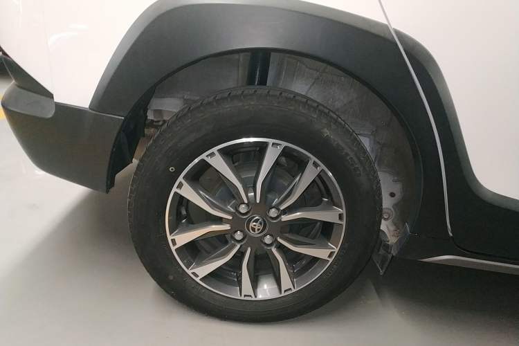 Used Toyota YARiS L 2022 X-Trail 1.5L CVT Luxury PLUS Edition
