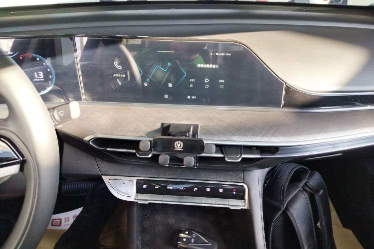 Used Changan Eado 2024 PLUS Blue Whale NE 1.4T GDI DCT High-Energy Edition
